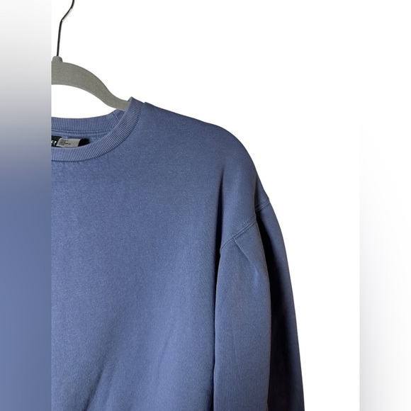 H&M Divided Blue Crewneck Sweatshirt Pullover Size Small - Picture 2 of 4
